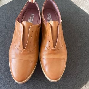 Pikolino brown slip on loafer